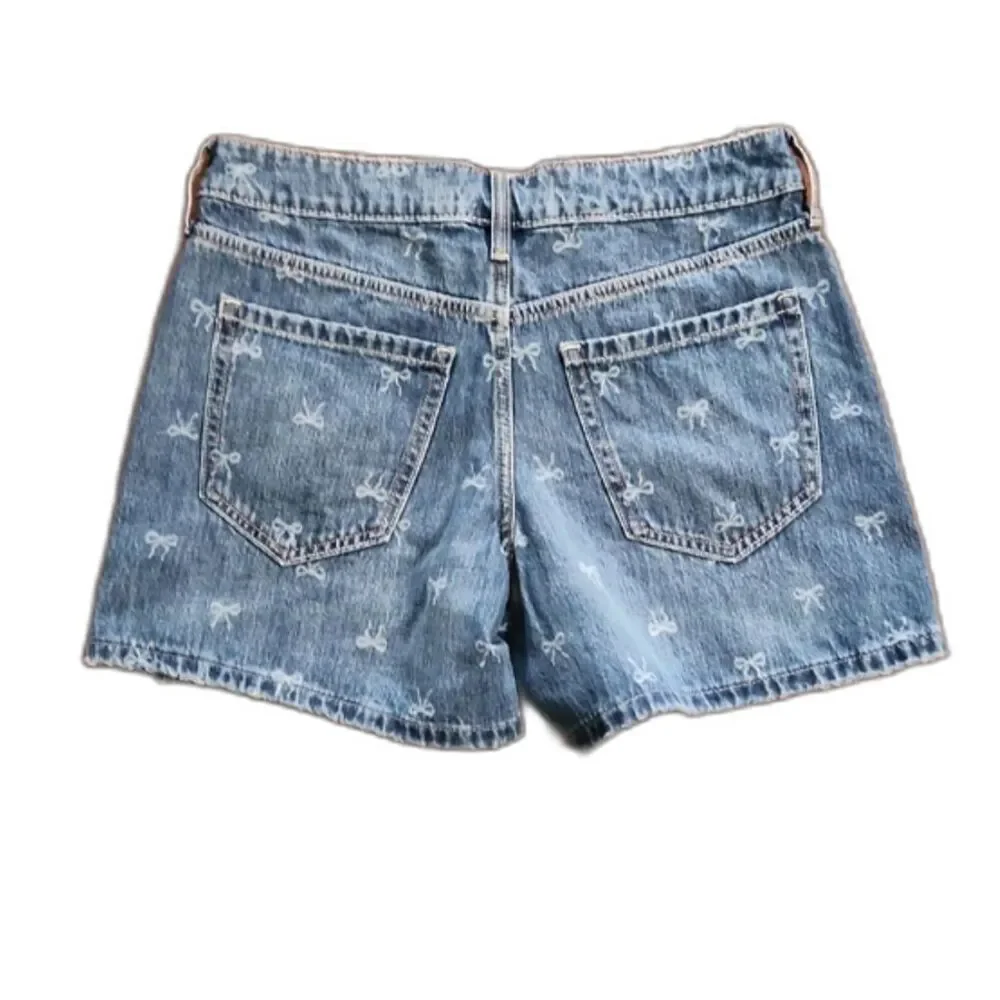 NWT Hollister Low Rise Baggy Denim Shorts, Bow, Medium Wash, Size 27/4